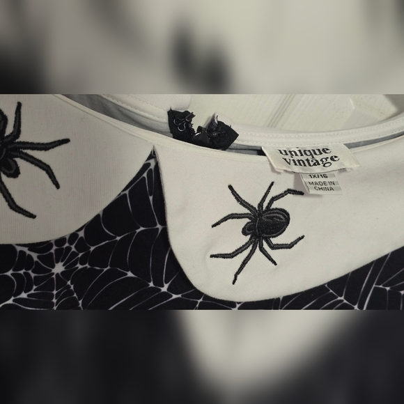 Spider Web Patterned Dress - Picture 2 of 3